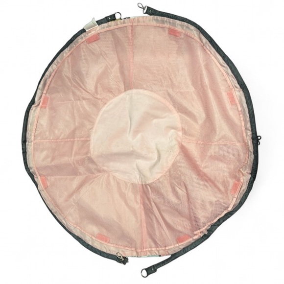 NWT- 2 Red Hens Floral Round Play Mat & toy corral. - Picture 2 of 4